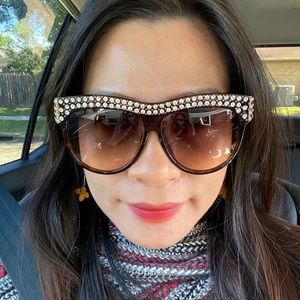 Meet your Posher, Thuc